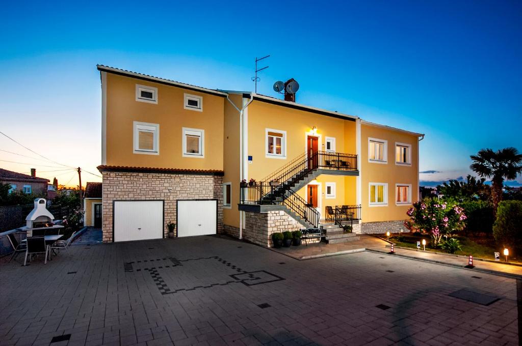 Apartments Euphemia photo 1