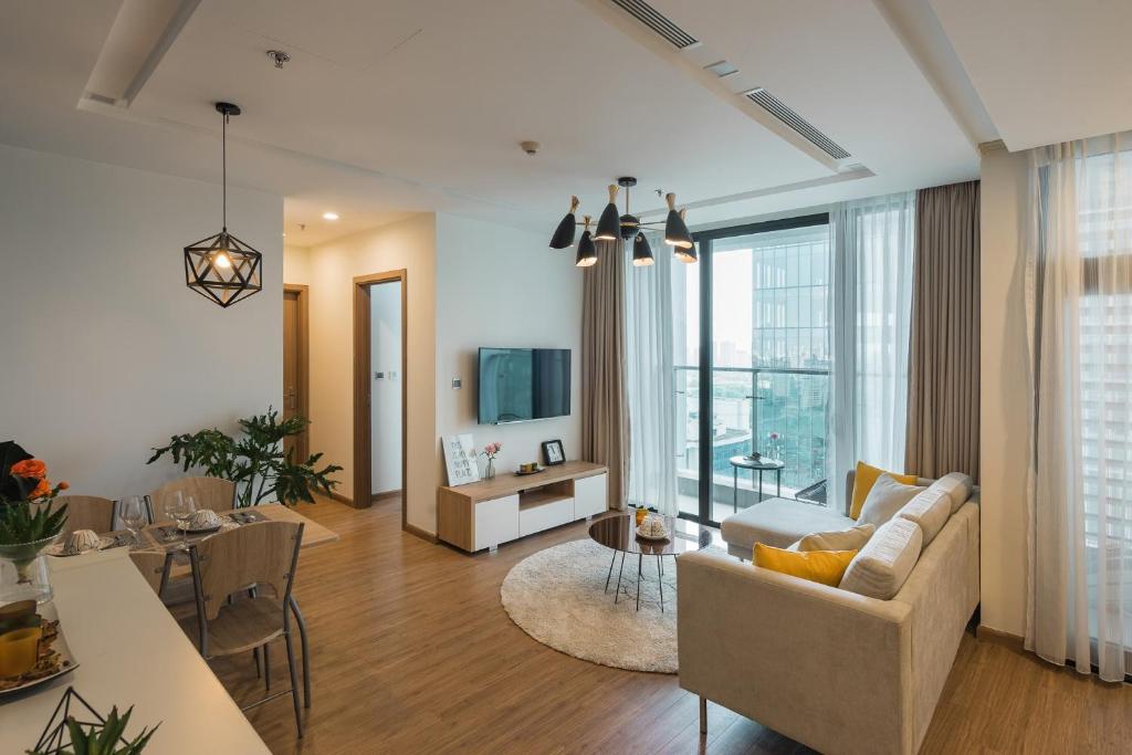 LUXURY APARTMENT VINHOME METROPOLIS next LOTTE Center,Japan Embassy