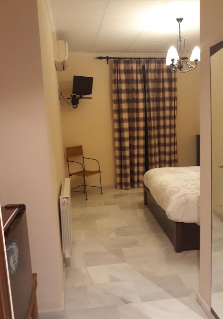 Hostal Artiga photo 3