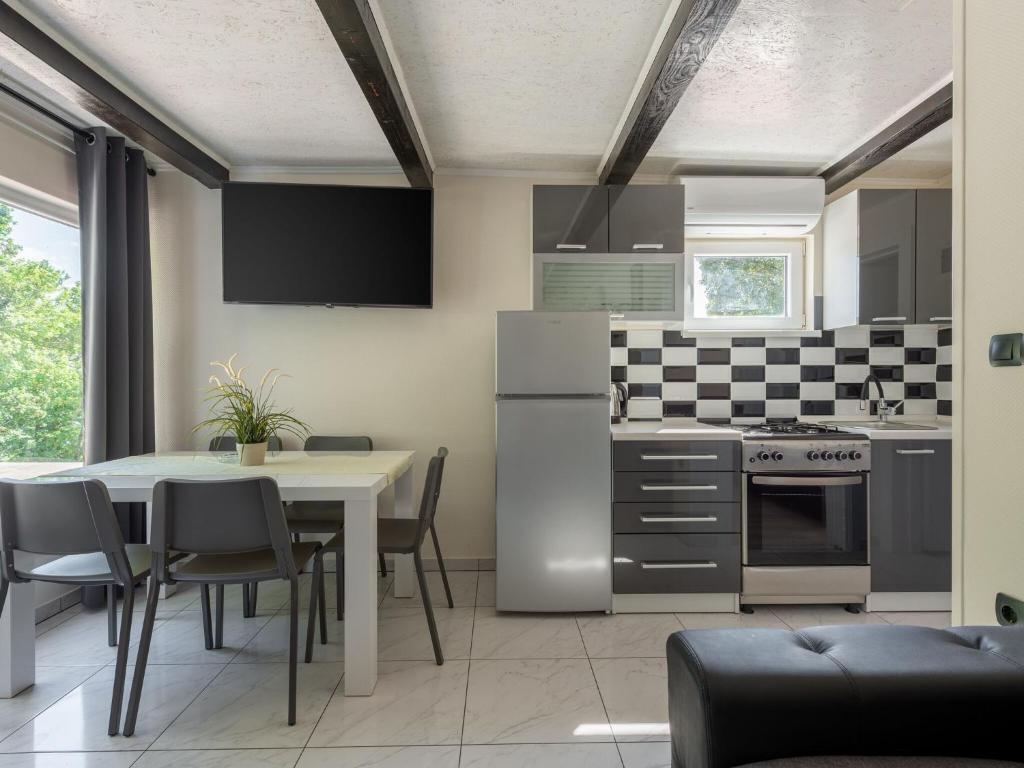 Soothing Holiday Home in Starigrad near Sea photo 2