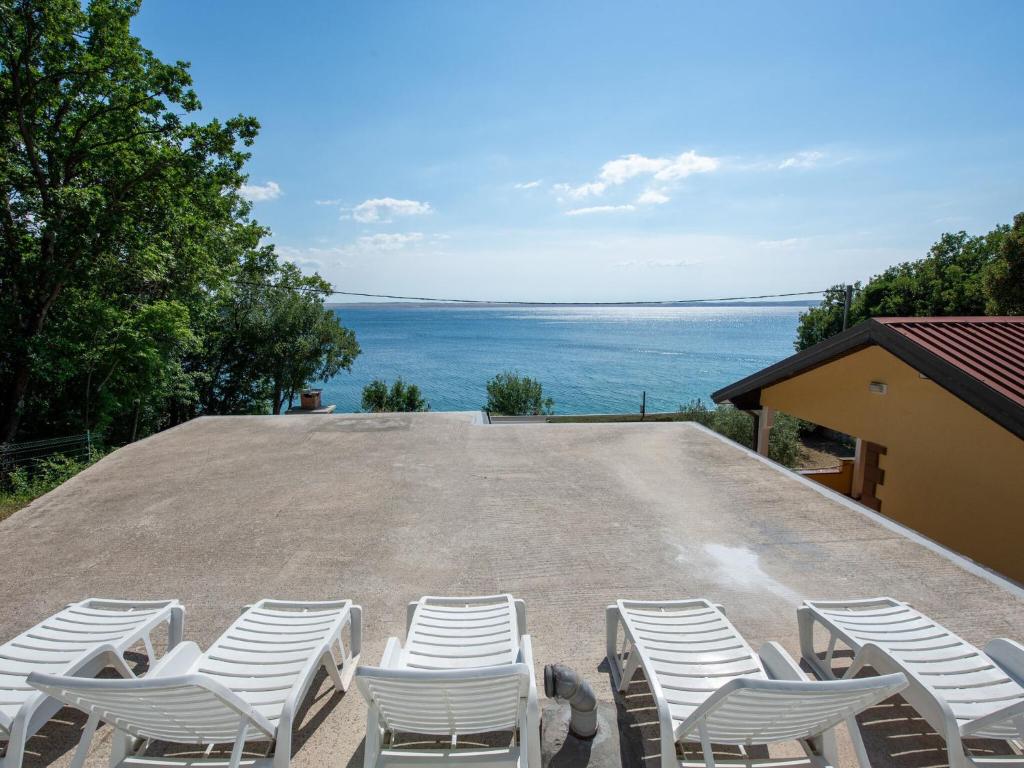 Soothing Holiday Home in Starigrad near Sea photo 4