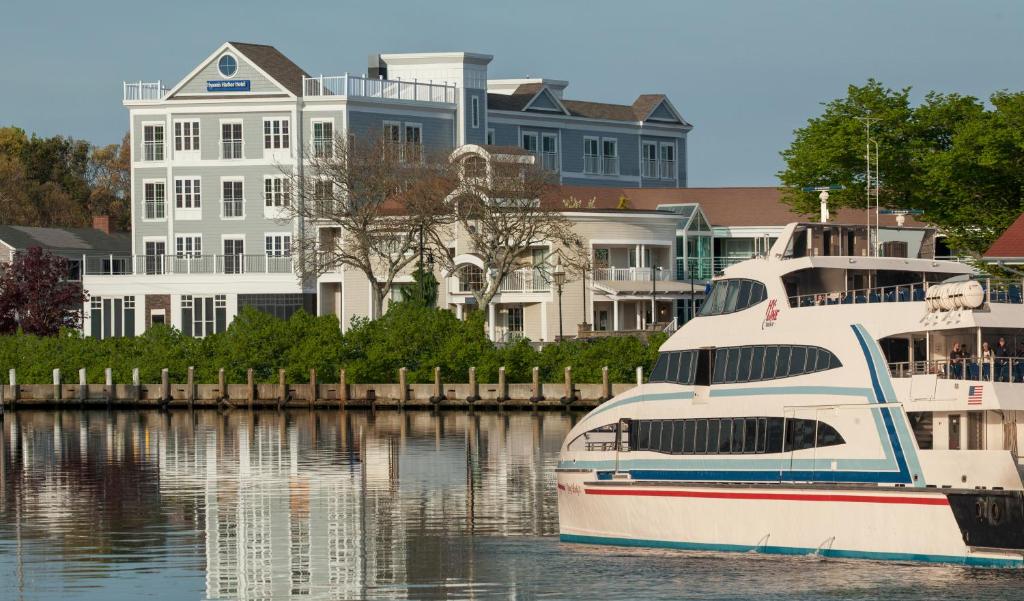 Hyannis Harbor Hotel image