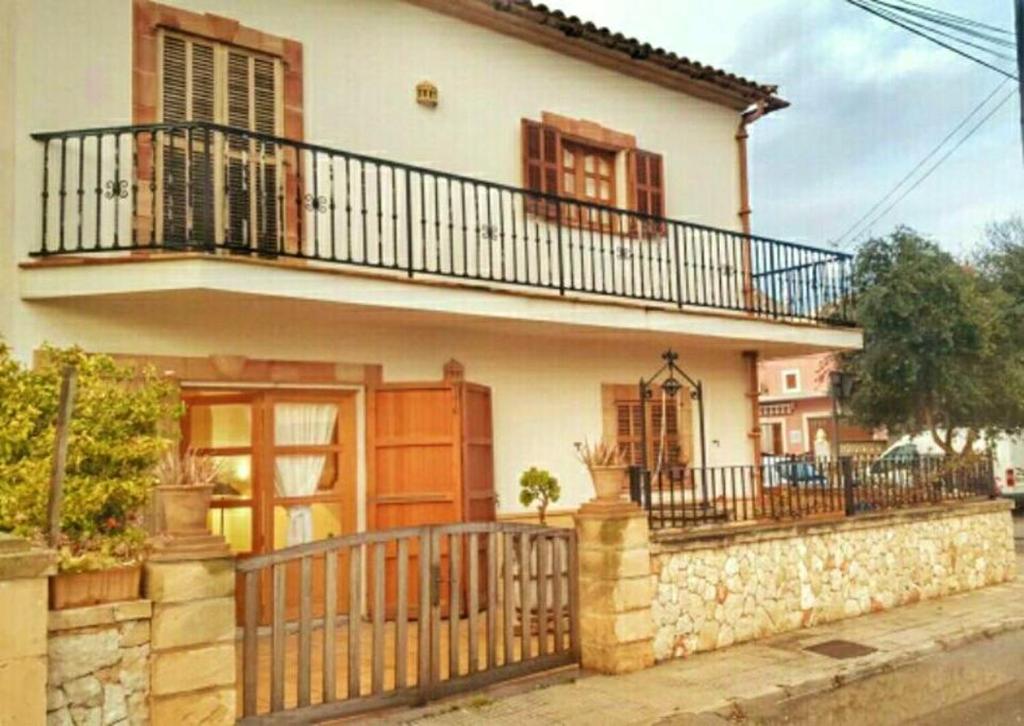 3 bedrooms house at S'Illot Cala Morlanda 600 m away from the beach with furnished terrace and wifi photo 1