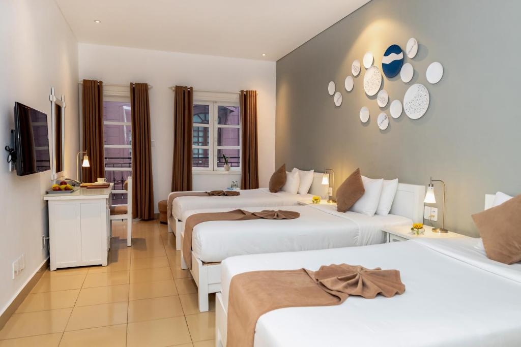 Трехместный (Семейный номер Делюкс с видом на город), Alba Hotel