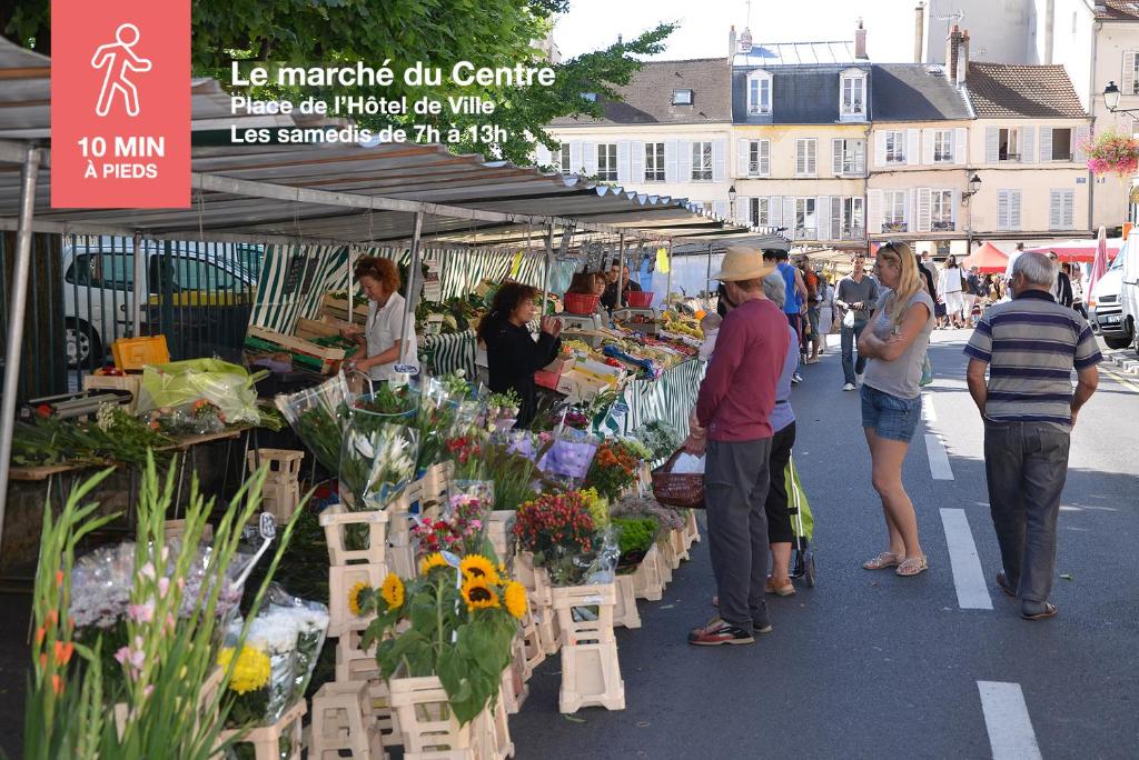 Studio cosy en plein cœur historique de Pontoise - Thumbnail image