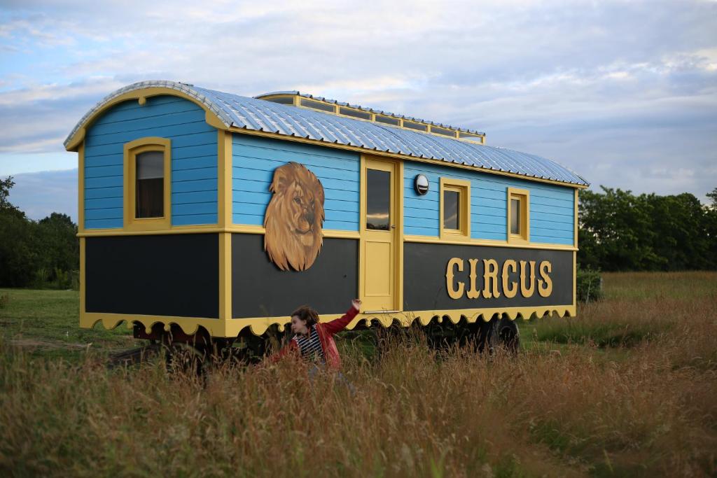 La roulotte CIRCUS des Grillots photo 3