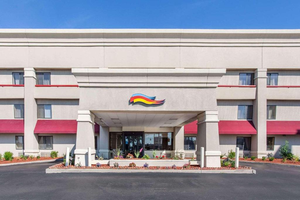 Baymont by Wyndham Detroit/Roseville photo 3