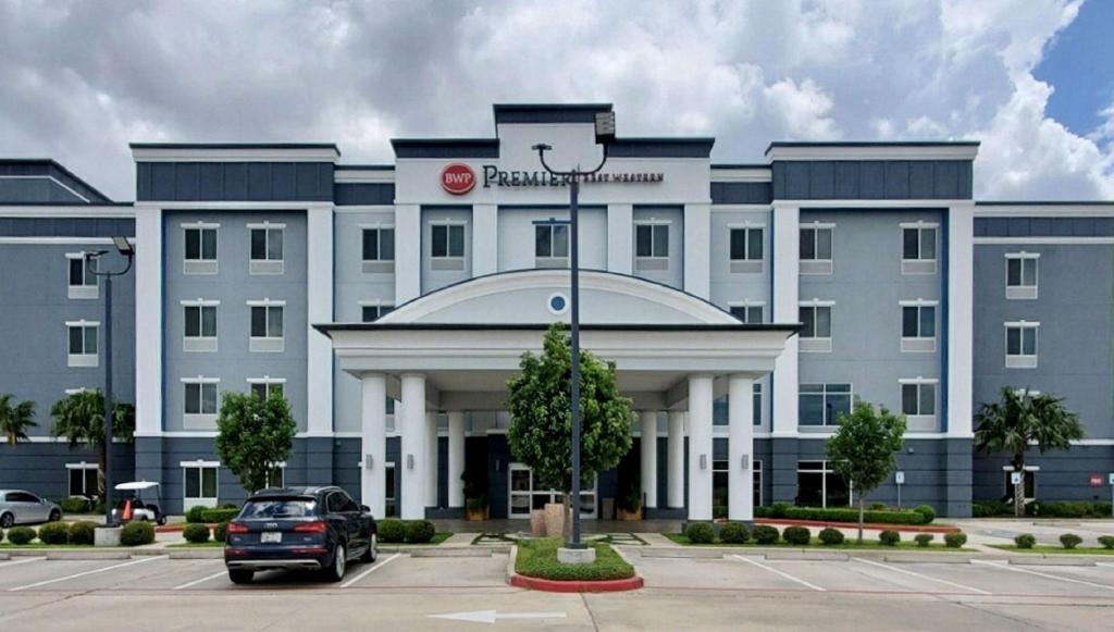 Best Western Premier Ashton Suites-Willowbrook image