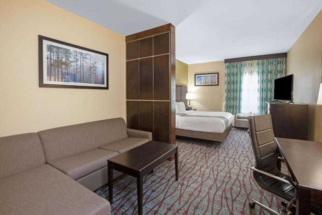 La Quinta by Wyndham Pasadena North photo 4