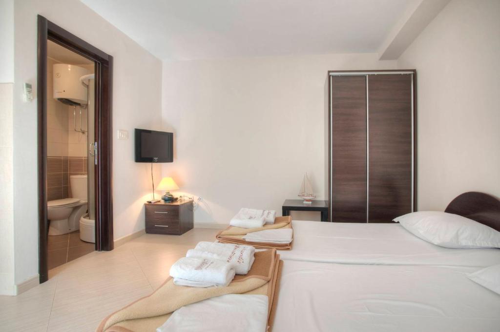 Студио (Стандартный трехместный номер-студио), Mandir apartments - Center