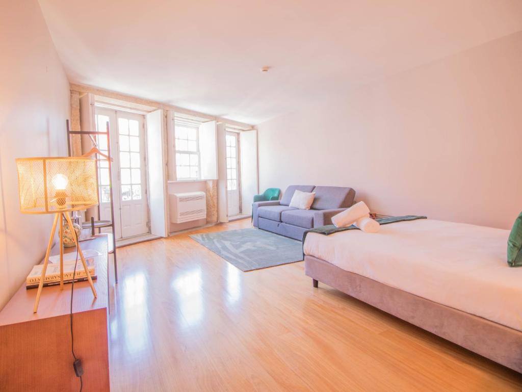 Четырехместный (Четырехместный номер с балконом), Yours GuestHouse Porto
