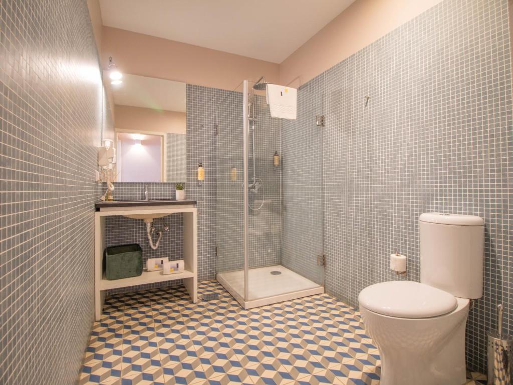 Четырехместный (Четырехместный номер с балконом), Yours GuestHouse Porto
