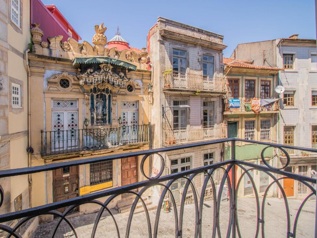 Четырехместный (Четырехместный номер с балконом), Yours GuestHouse Porto