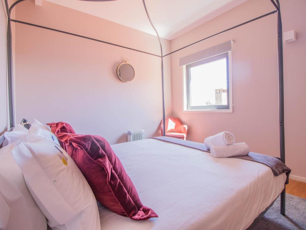 Двухместный (Улучшенный двухместный номер с 1 кроватью), Yours GuestHouse Porto