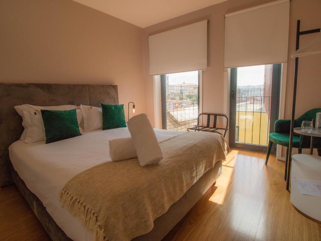 Двухместный (Улучшенный двухместный номер с 1 кроватью), Yours GuestHouse Porto