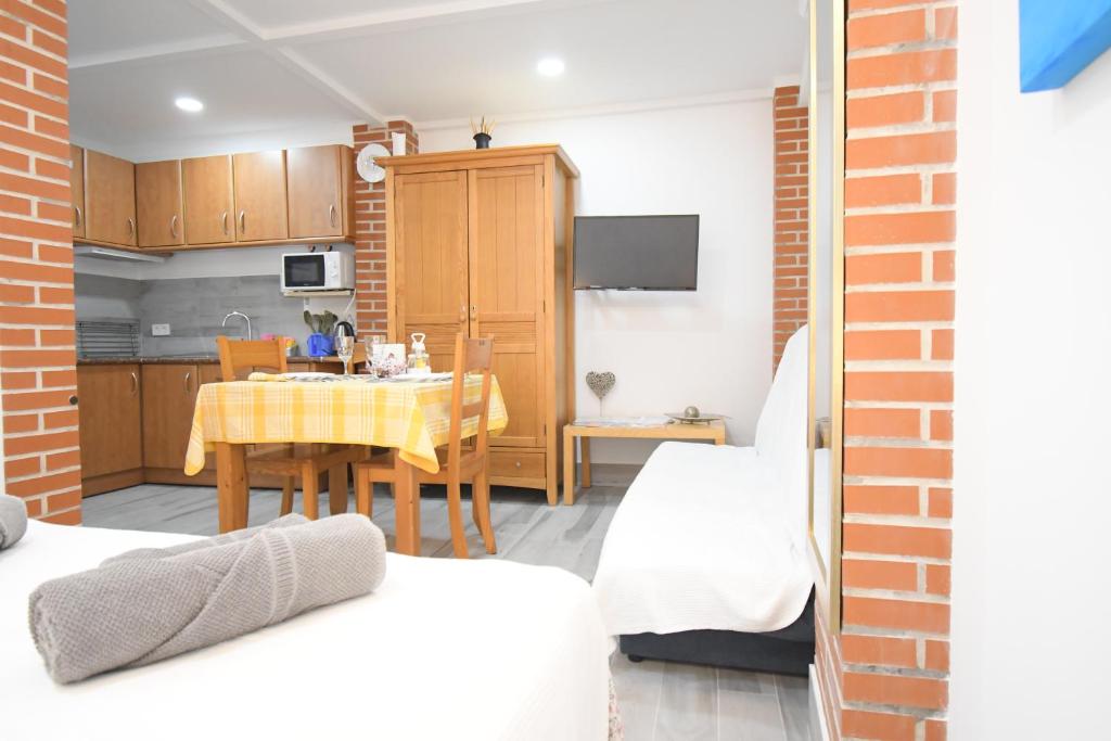 Jara Apartments ! - Tap to explore photos
