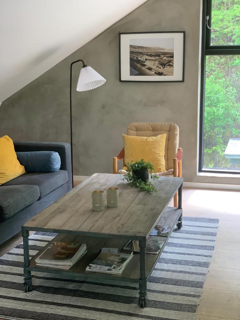 Tree Top Hill - The Old Station House - Båstad Holiday Apartments photo 4