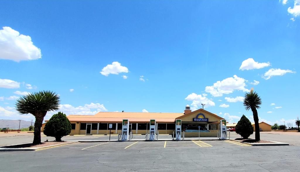 Days Inn by Wyndham Van Horn TX photo 1