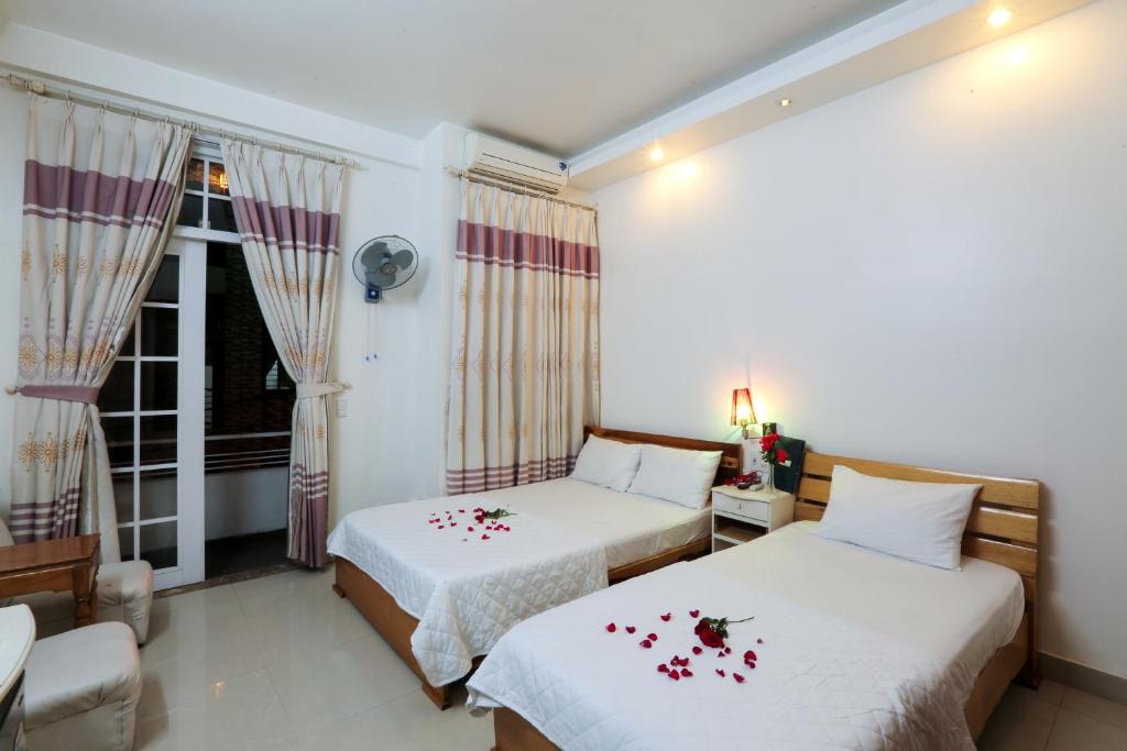 Трехместный (Трехместный номер с балконом), Chim Go Kien Villa Hotel
