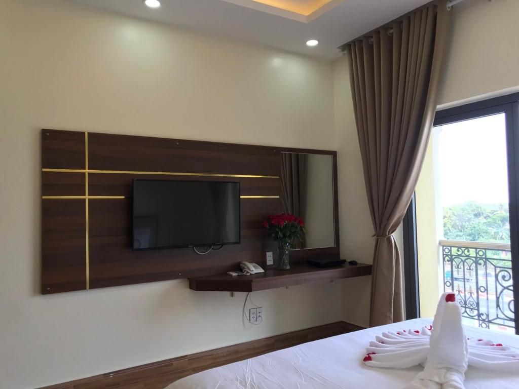 WINSTON HOTEL RIVERSIDE