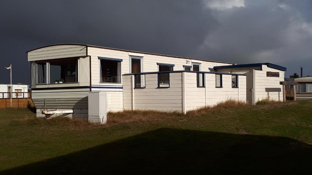 AMELAND - Ballum: Stacaravan Chalet (incl. fietsen) bij strand en zee photo 3