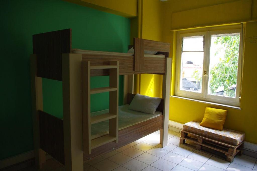 Номер (Кровать в общем 8-местном номере), Small Funny World Athens