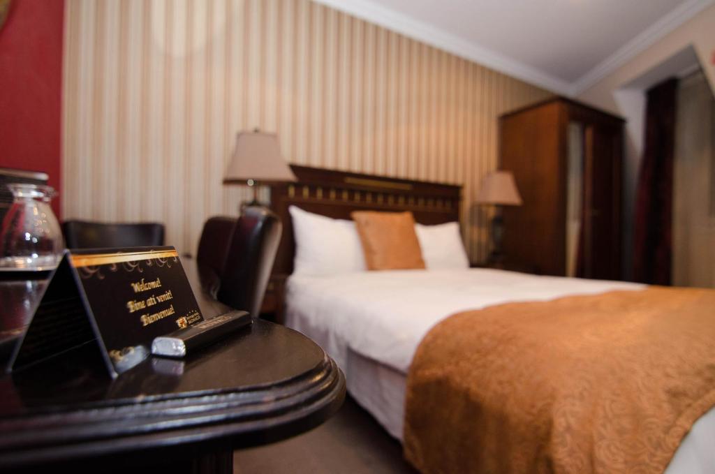 Двухместный (Улучшенный двухместный номер с 1 кроватью), Hotel Boutique Monaco