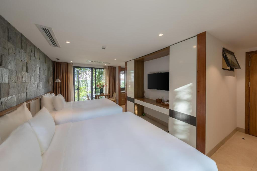 Апартаменты (Family Room with Balcony - Street and Pool View), Ponte Boutique Villa