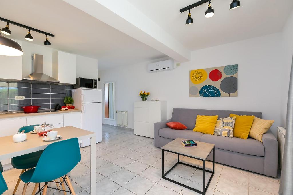 Apartments Dama photo 2