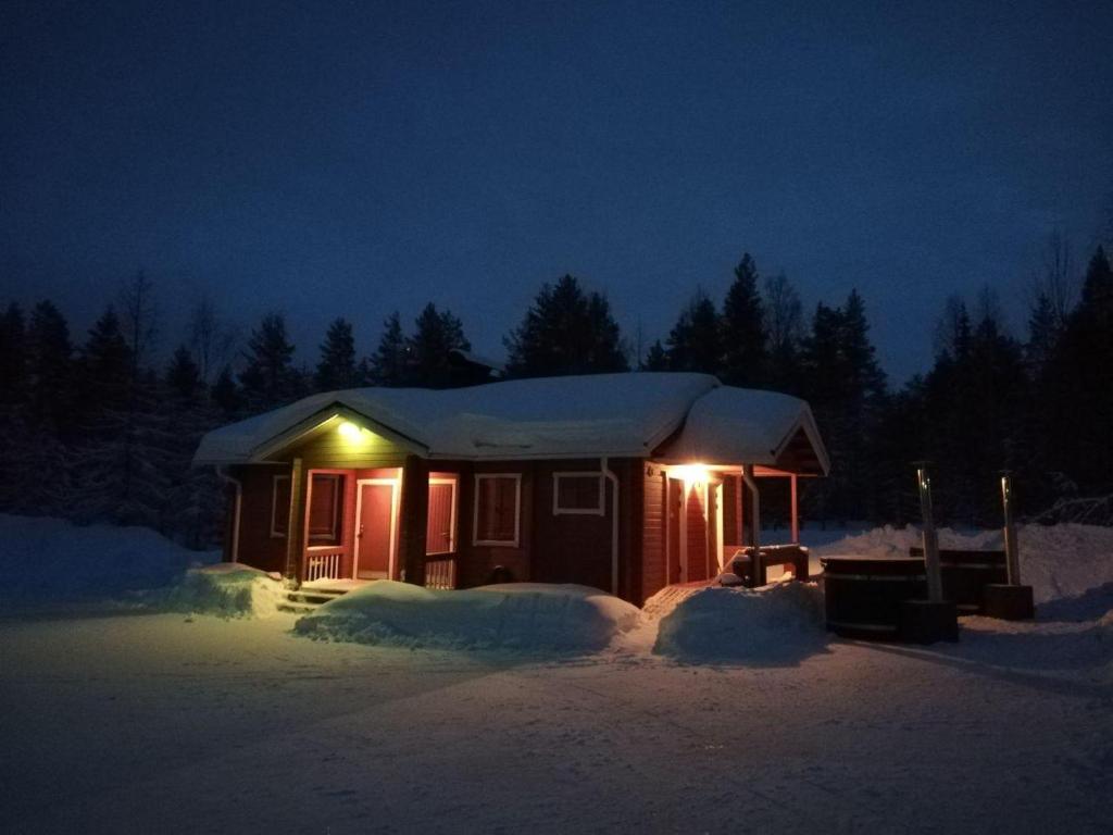 Old Pine Husky Lodge photo 4