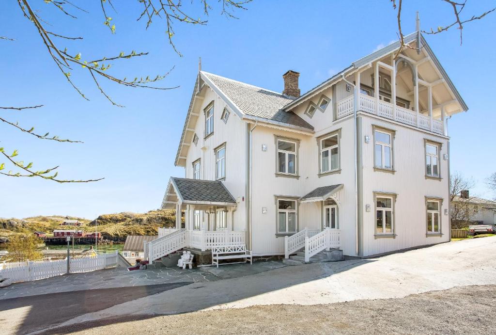 Sakrisøy Gjestegård - Manor House in Sakrisøy - Solbakken anno 1880 photo 3
