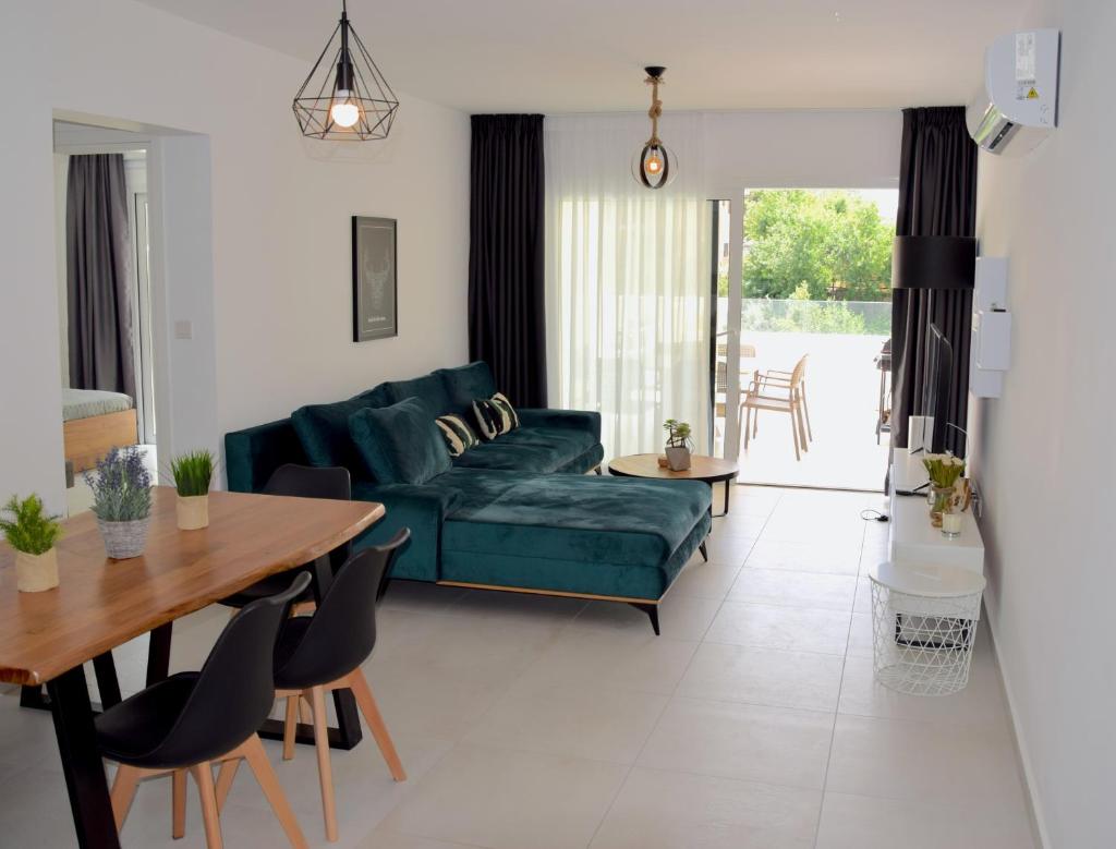 Tala Luxury apartments with pool by Raise photo 1