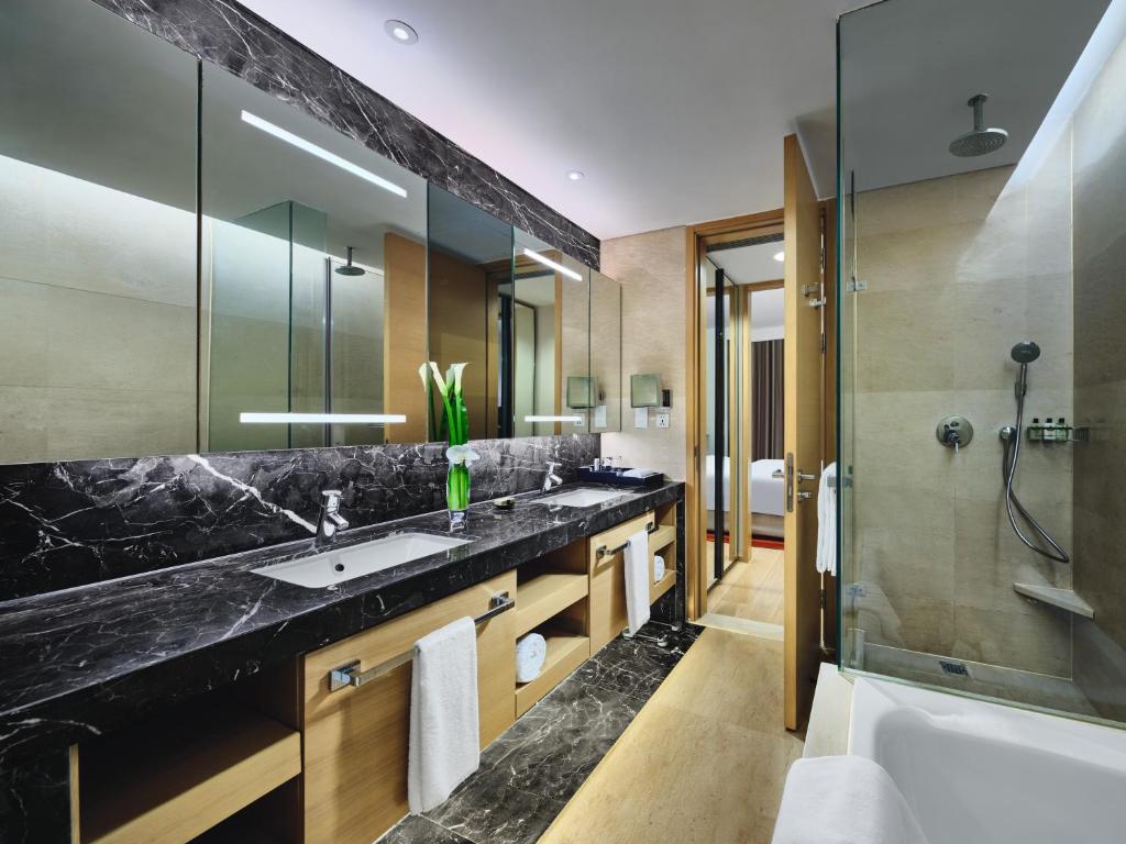 Сьюит (1 King And 2 Single 2 Bedroom Suite Balcony), Fraser Suites Chengdu