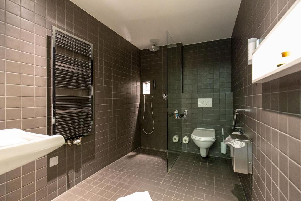 Трехместный (Private Room up to 3 and Lounge), STAY@Basel SBB