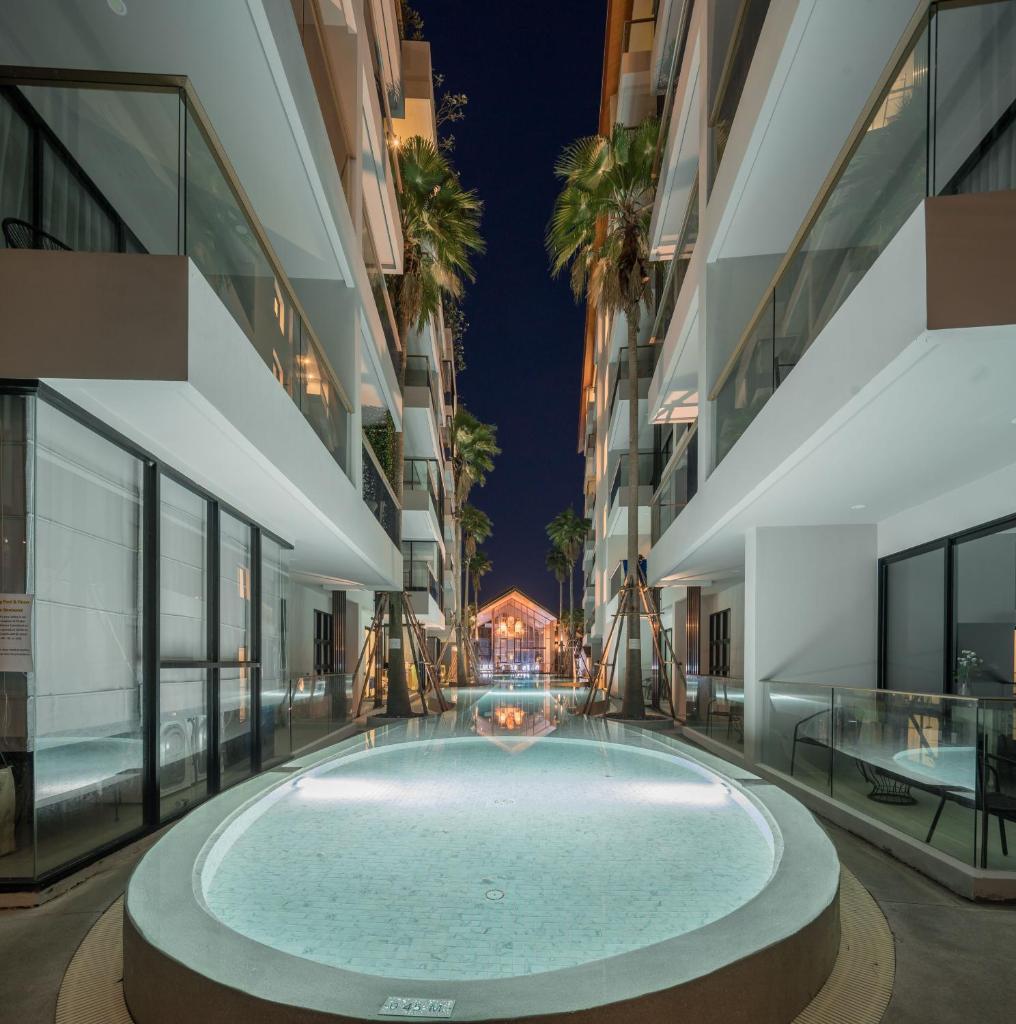Palmyrah Surin Beach Residence photo 1