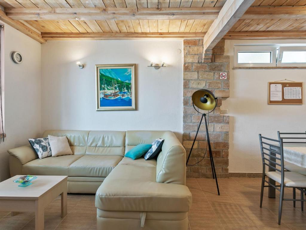 Chic Holiday Home in Marina with Private Swimming Pool photo 3