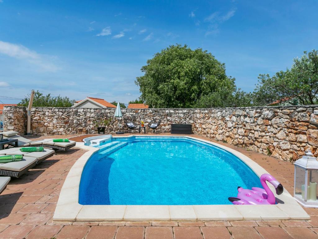Chic Holiday Home in Marina with Private Swimming Pool photo 1