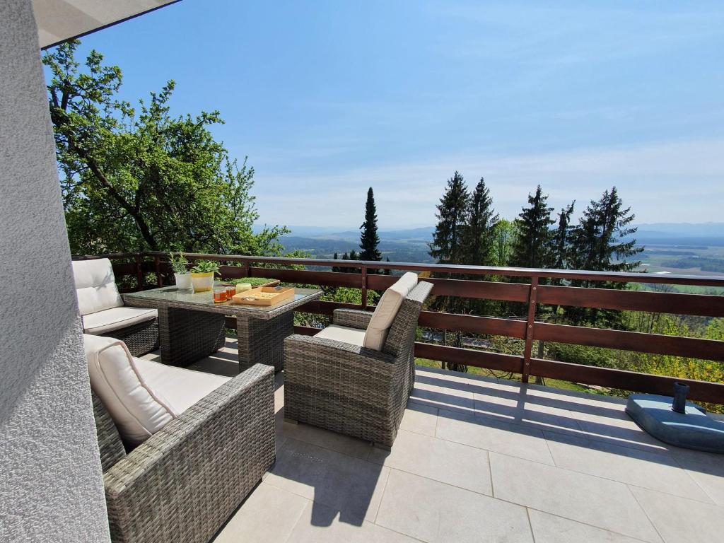 Veronica's place in the mountains photo 2