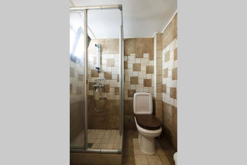 Korina’s wood house photo 4