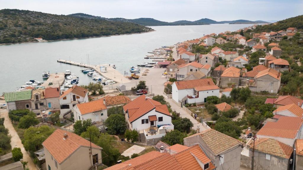 Kaprije apartmani Tina i Ena photo 2