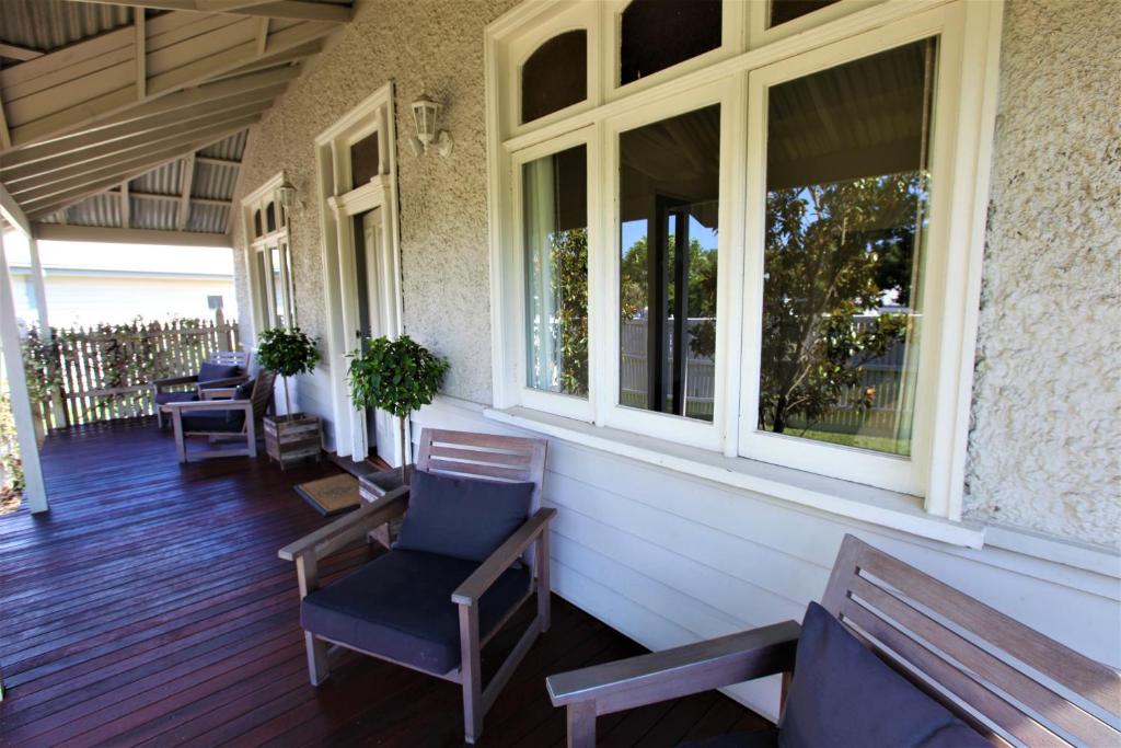Healesville House - Magnolia House photo 4