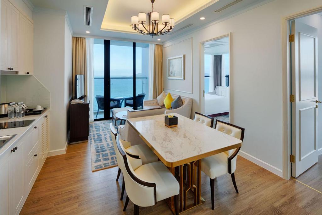 Апартаменты (Номер с 2 спальнями и видом на океан), Vinpearl Condotel Beachfront Nha Trang