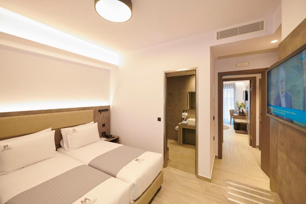Семейный (Семейный номер с балконом), Meni Hotel