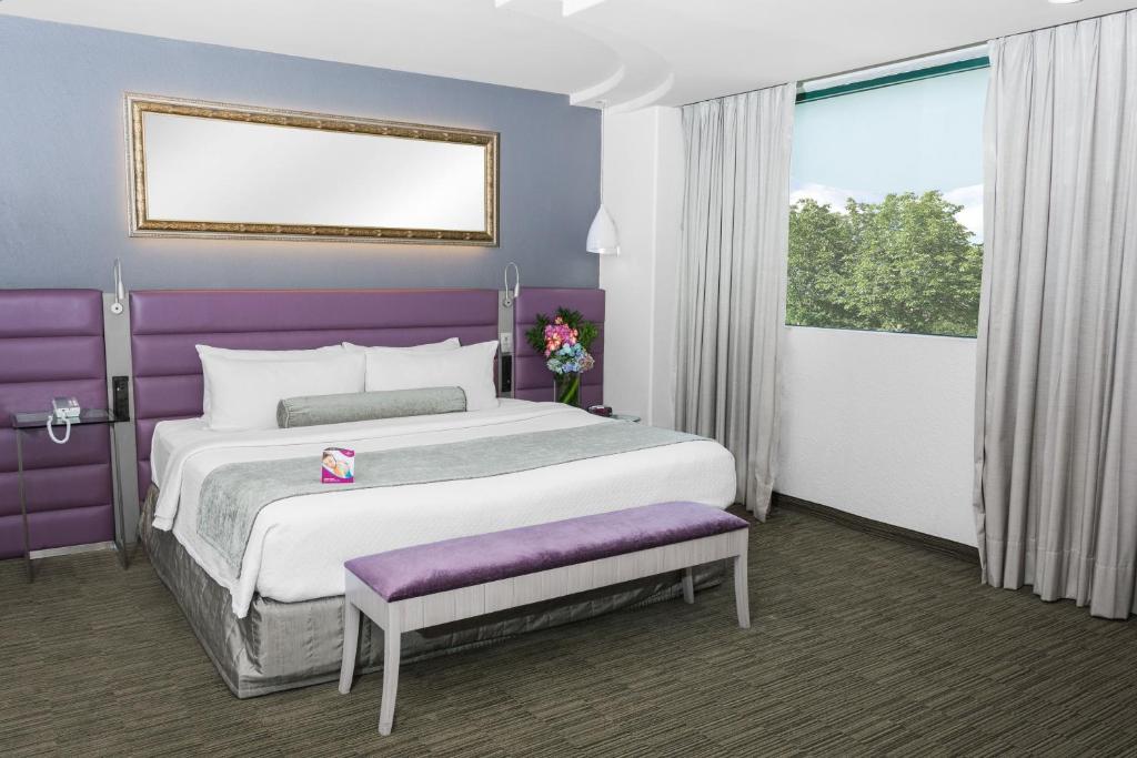 Crowne Plaza Toluca - Lancaster, an IHG Hotel photo 1