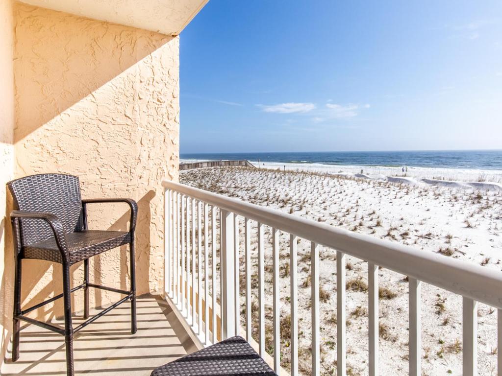 Islander Condominiums I photo 2