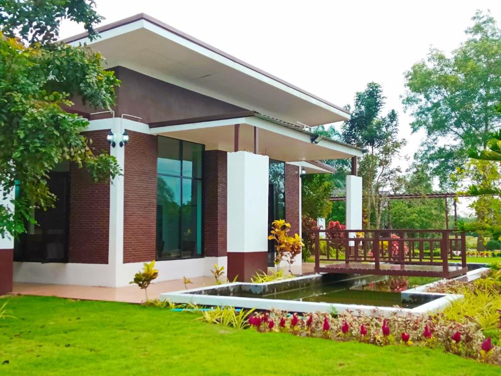 Sunflora Resort Chumphon photo 2