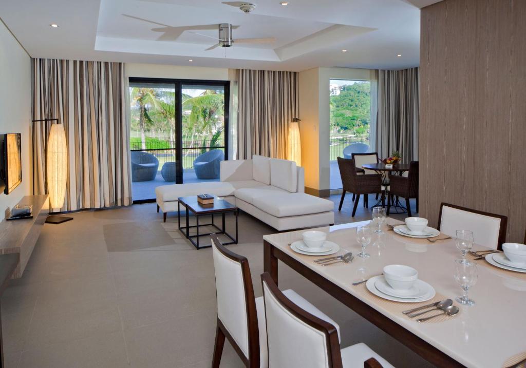 Сьюит (Люкс Chairman's), Fairways and Bluewater Boracay