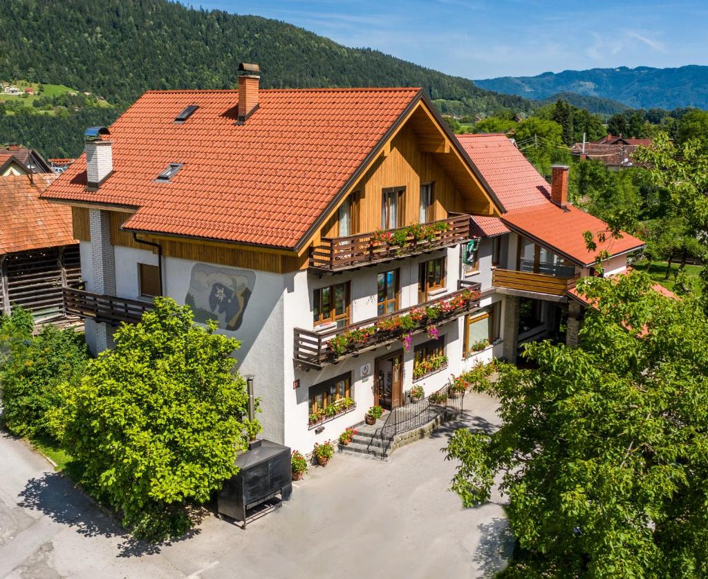Rooms Pevc & Hostel Ljubno ob Savinji photo 1