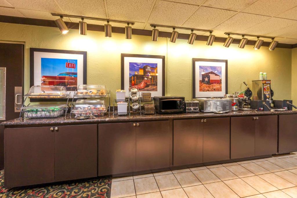 Baymont by Wyndham Amarillo East photo 1