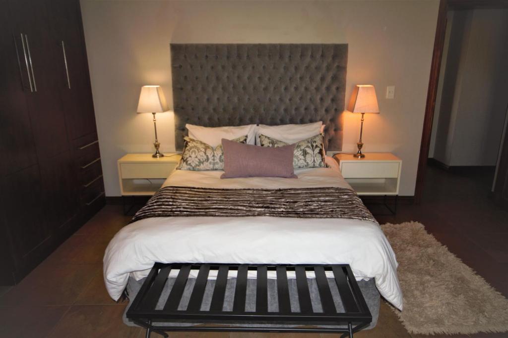 Karee & Wild Olive Guest Lodge photo 1